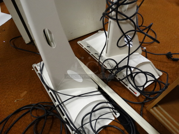 2 White Metal Lights? 26x11x72. 2 Times Your Bid! - Image 5 of 6