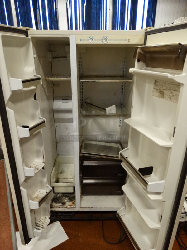 Whirlpool Cooler Freezer Combo Unit. 32.5x29x66 - Image 4 of 7
