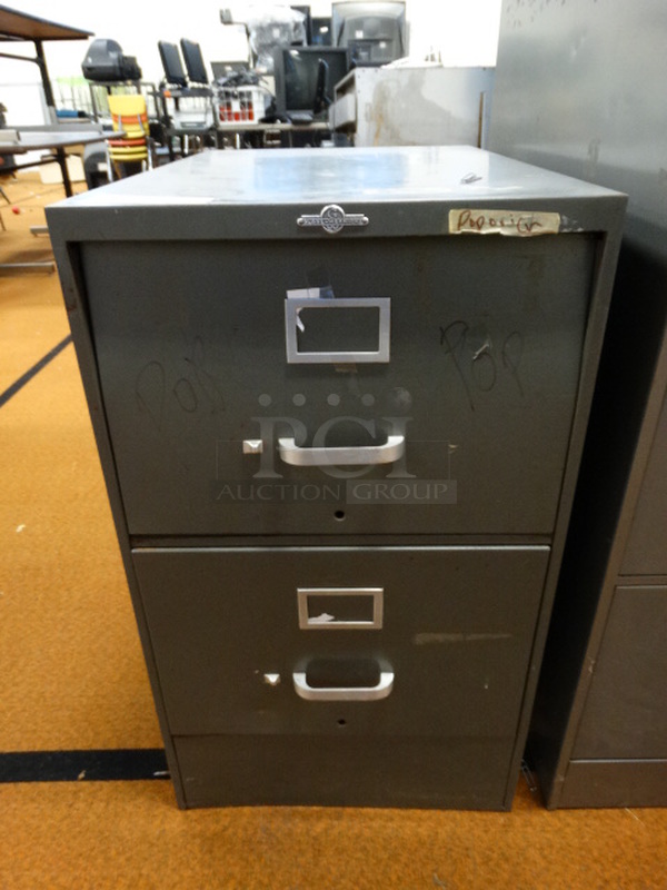 Globe Wernicke Gray Metal 2 Drawer Filing Cabinet. 18x28x31