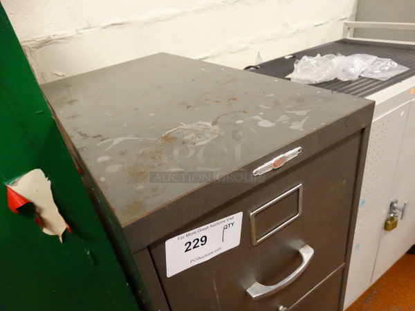 Yawman and Rochester Gray Metal 4 Drawer Filing Cabinet. 15x28x51 - Image 4 of 7