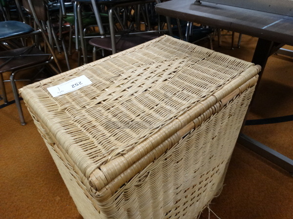 Wicker Style Basket. 21x15x26 - Image 2 of 4