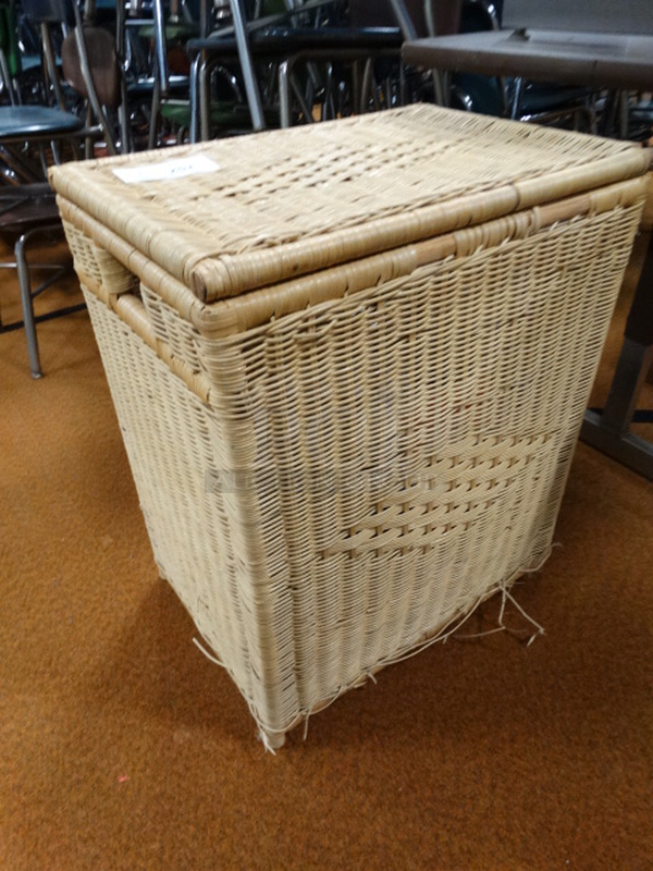 Wicker Style Basket. 21x15x26 - Image 3 of 4