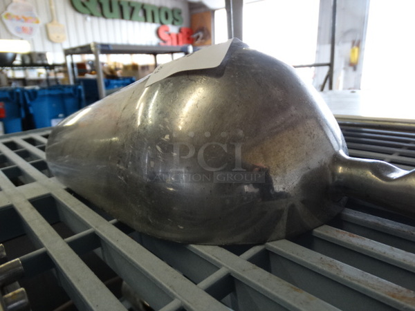 Metal Ice Scoop. 16x6.5x3.5 - Image 3 of 3