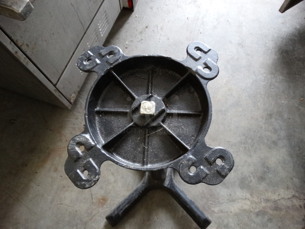 Black Metal Table Base. 22x22x28 - Image 2 of 4