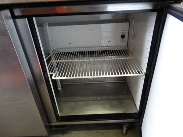 NICE! 2003 True Model TSSU-48-12 Stainless Steel Commercial Sandwich Salad Prep Table Mega Top Bain Marie on Commercial Casters. 115 Volts, 1 Phase. 48.5x30x43. Tested and Working! - Image 5 of 7