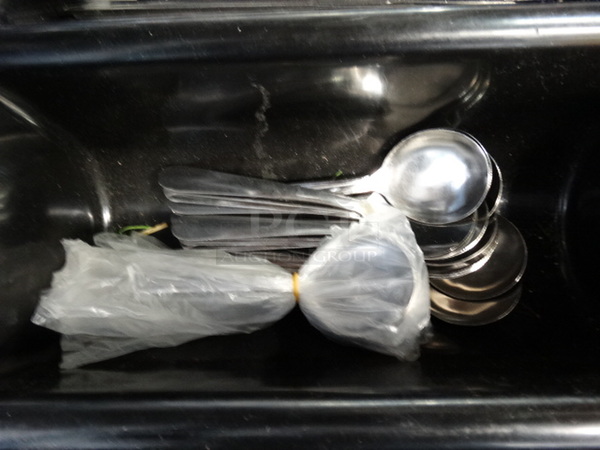 ALL ONE MONEY! Lot of Various Silverware in Silverware Holder! - Image 5 of 7