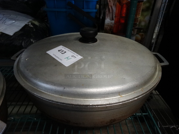 Metal Pot w/ Lid. 20.5x17.5x7