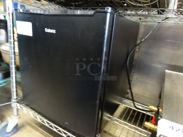 Galanz Mini Cooler. 17.5x19x19. Tested and Working! - Image 2 of 5