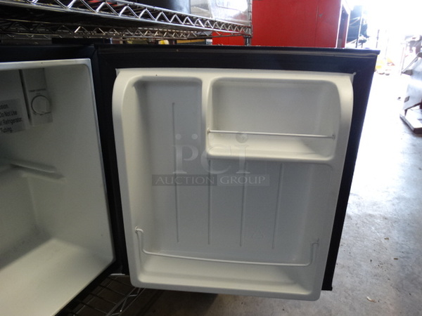 Galanz Mini Cooler. 17.5x19x19. Tested and Working! - Image 5 of 5
