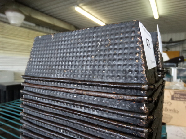 13 Metal Loaf Baking Pans. 8x4.5x3. 13 Times Your Bid! - Image 2 of 3