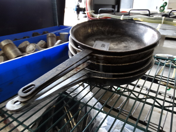 5 Metal Skillets. 18x10.5x2. 5 Times Your Bid! - Image 1 of 3
