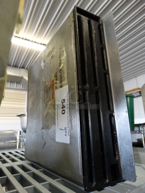 Metal Knife Rack. 12x3x13 - Image 1 of 3