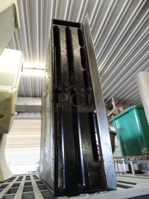 Metal Knife Rack. 12x3x13 - Image 2 of 3