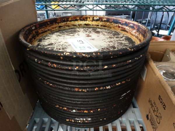 21 Metal Round Baking Pans. 12.5x12.5x1.5. 21 Times Your Bid! - Image 1 of 3