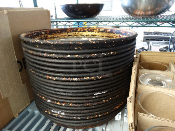 21 Metal Round Baking Pans. 12.5x12.5x1.5. 21 Times Your Bid! - Image 3 of 3