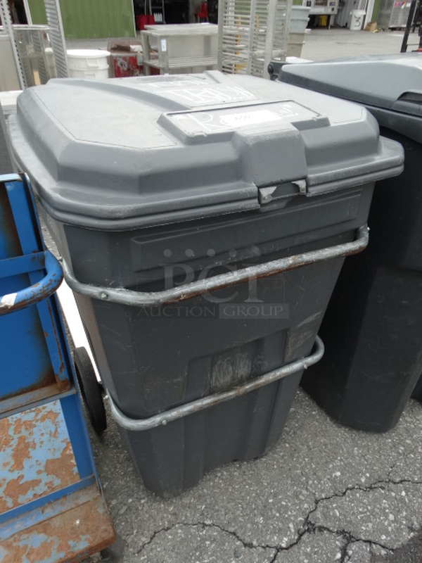 Black Poly Trash Can. 30x34x43 - Image 4 of 5