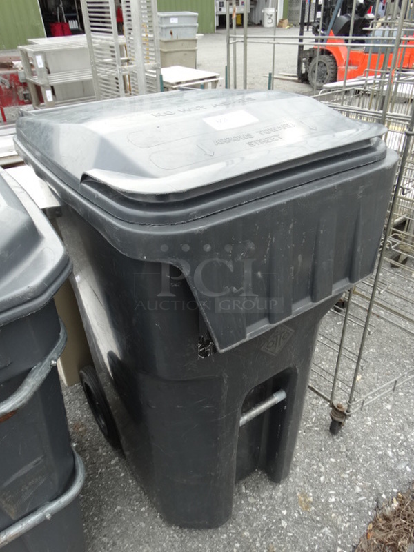 Black Poly Trash Can. 24x34x47 - Image 2 of 5