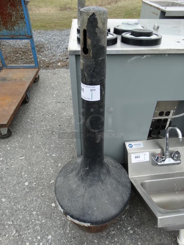 Black Metal Smoker's Outpost. 14x14x40 - Image 1 of 3