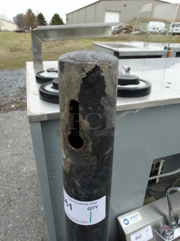 Black Metal Smoker's Outpost. 14x14x40 - Image 2 of 3