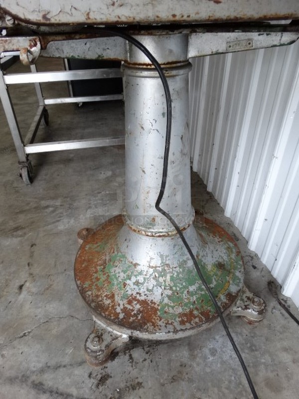 AMAZING! ANTIQUE! Berkel Model 170-D Stainless Steel Commercial Meat Slicer Stacker w/ Blade Sharpener on Original Stand! 56x36x59. Tested and Powers On But Parts Do Not Move - Image 5 of 10