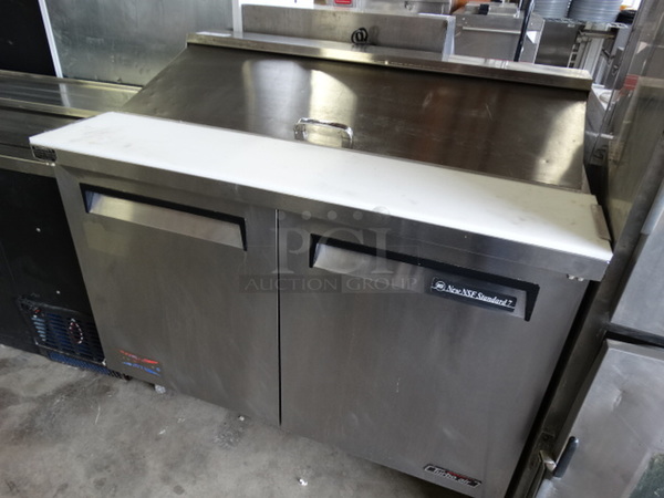 GREAT! Turbo Air Model TST-48SD Stainless Steel Commercial Sandwich Salad Prep Table Bain Marie Mega Top w/ 6 Poly 1/3 Size Drop In Bins on Commercial Casters. 115 Volts, 1 Phase. 49x30x44. Tested and Working! - Image 2 of 10