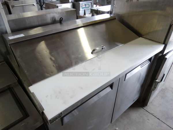GREAT! Turbo Air Model TST-48SD Stainless Steel Commercial Sandwich Salad Prep Table Bain Marie Mega Top w/ 6 Poly 1/3 Size Drop In Bins on Commercial Casters. 115 Volts, 1 Phase. 49x30x44. Tested and Working! - Image 4 of 10