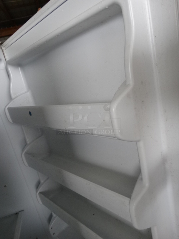 Kenmore Model 253.70722410 Single Door Reach In Cooler. 115 Volts, 1 Phase. 34x32x67. Tested and Working! - Image 6 of 8