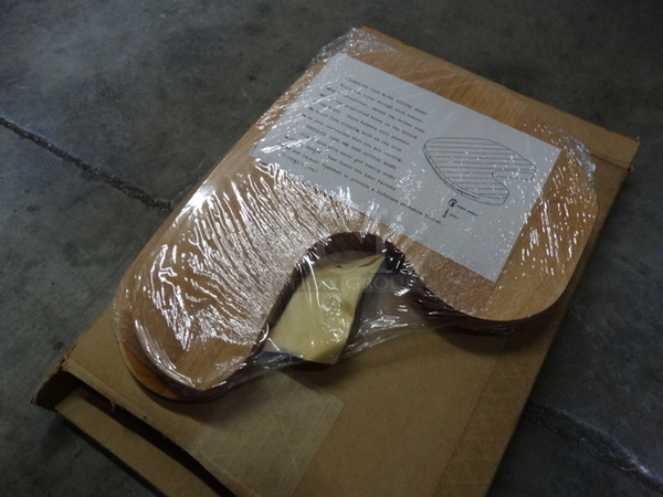 BRAND NEW IN BOX! Eljer Wooden Cutting Board. 15x11.5x1.5 - Image 4 of 7