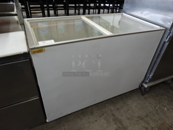 NICE! Stajac Model EURO-13 Metal Commercial Chest Freezer Merchandiser on Commercial Casters. 115 Volts, 1 Phase. 47x25x34.5. Tested and Working! - Image 2 of 8