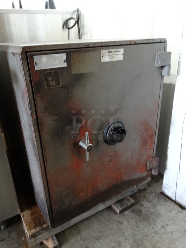Metal Commercial Single Door Safe. Does Not Come w/ Combination. 20x28x23.  - Image 2 of 5