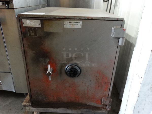 Metal Commercial Single Door Safe. Does Not Come w/ Combination. 20x28x23.  - Image 4 of 5