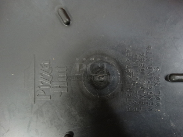 10 Pizza Hut White Poly Trays w/ 10 Black Bottom Attachments. 13.5x13.5x1.5. 10 Times Your Bid! - Image 3 of 6