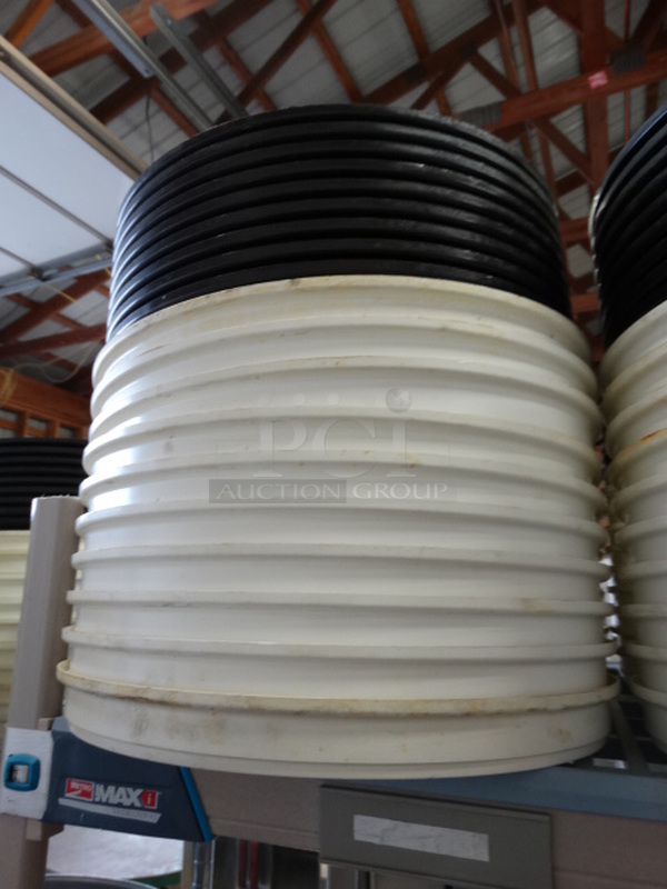 10 Pizza Hut White Poly Trays w/ 10 Black Bottom Attachments. 13.5x13.5x1.5. 10 Times Your Bid! - Image 6 of 6
