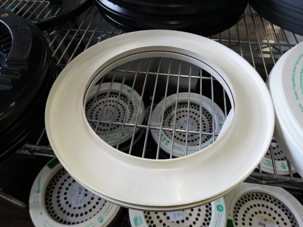 2 Pizza Hut White Poly Pizza Dough Training Disks. 13.5x13.5x1.5. 2 Times Your Bid! - Image 3 of 3