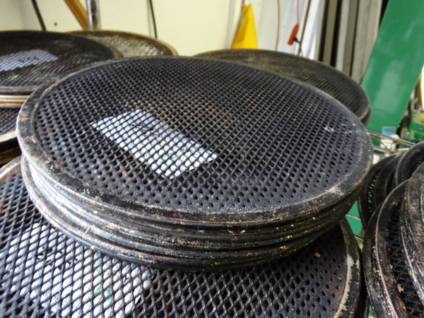10 Metal Round Mesh Baking Sheets. 12x12. 10 Times Your Bid! - Image 2 of 3