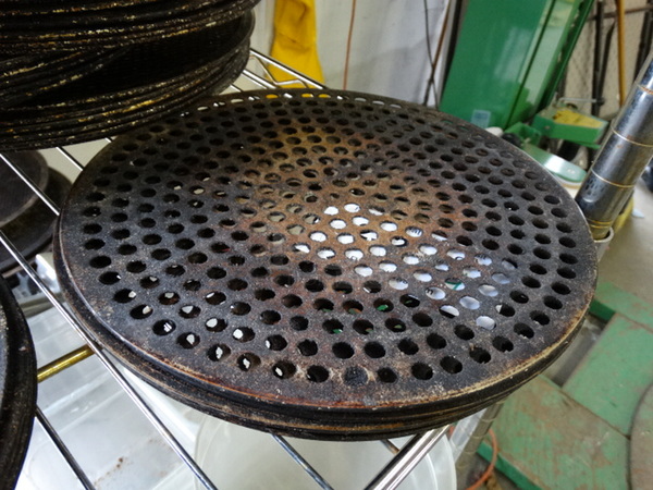 4 Metal Round Perforated Baking Sheets. 11x11. 4 Times Your Bid! - Image 2 of 3