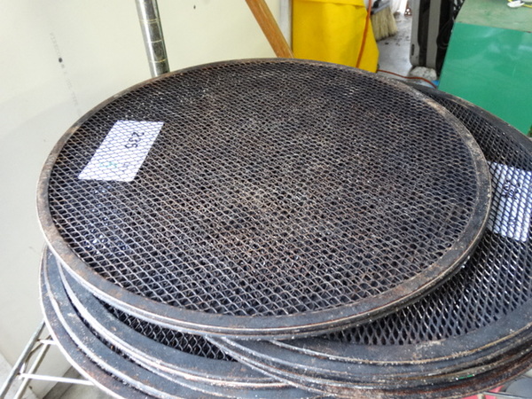 10 Metal Mesh Round Baking Sheets. 16x16. 10 Times Your Bid!