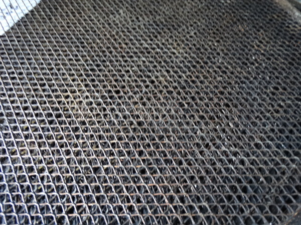 10 Metal Mesh Round Baking Sheets. 16x16. 10 Times Your Bid! - Image 2 of 3