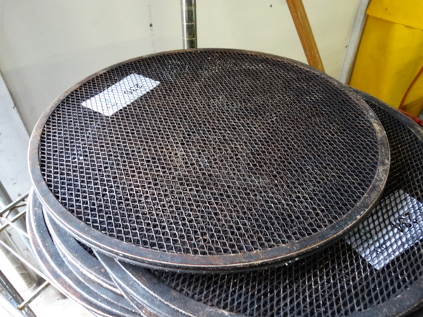 10 Metal Mesh Round Baking Sheets. 16x16. 10 Times Your Bid! - Image 3 of 3