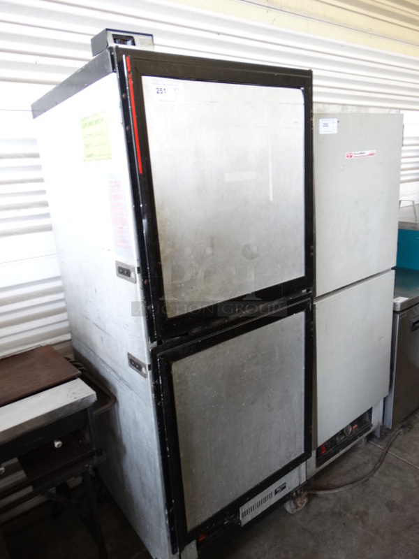 Metro Model HM1500 Metal Commercial 2 Half Size Door Holding Cabinet on Commercial Casters. 28x24x74. Tested and Working! - Image 2 of 8