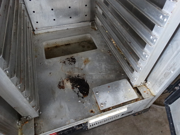 Metro Model HM1500 Metal Commercial 2 Half Size Door Holding Cabinet on Commercial Casters. 28x24x74. Tested and Working! - Image 5 of 8