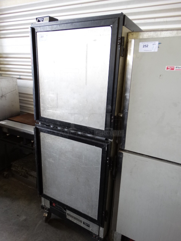 Metro Model HM1500 Metal Commercial 2 Half Size Door Holding Cabinet on Commercial Casters. 28x24x74. Tested and Working! - Image 8 of 8