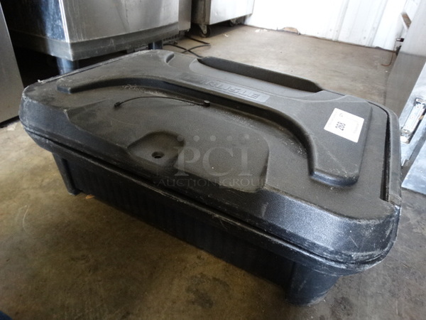 Carlisle Model XT1400 Black Poly Insulated Food Case. 26x18x11 - Image 3 of 7