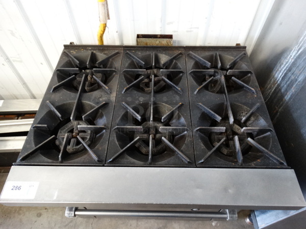 WOW! Garland SunFire Stainless Steel Commercial Gas Powered 6 Burner Range w/ Lower Oven. 36x33x33.5 - Image 4 of 8