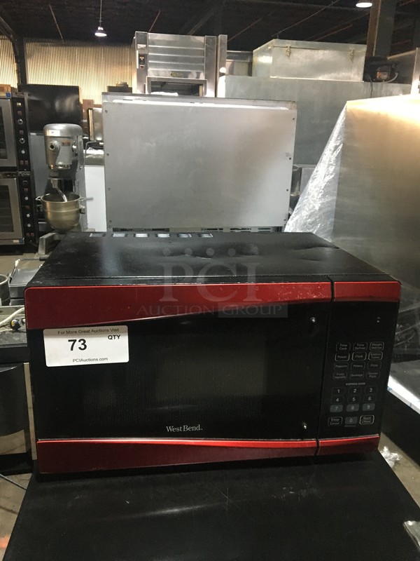 West Bend Countertop Microwave Oven! With View Through Door! Model EM925AJWP2! 120V!