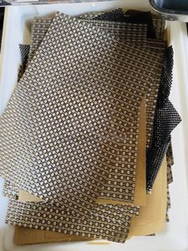 MAGIC RACK! 4 Shelves Loaded with Coffee Mugs, Drying Racks, Cambro Storage, Glasses, Printer Paper, Ice Scoopers, Fire Extinguisher, Toilet Seat Covers, Pizza Pans, High Quality Place Mats, Glasses, Barware and More, Box of American Honey Single and Double Shot Glasses!! ALL NSF, Rack Included with Lot - Image 5 of 10