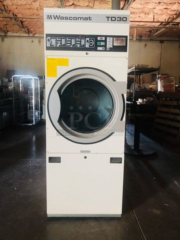 COMMERCIAL! Wascomat TD30 ELEC Dryer!! 208/240 V 40 A 3 Ph Electric Dryer TD30 features an extra slim design, approximately 28