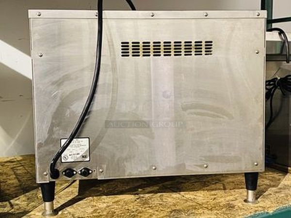 AMAZING! Quik N' Crispy GF5 Greaseless Fryer. Works Like New!   The patented Quik n’ Crispy® Model GF5 uses a combination of forced hot air, radiant heat, and an elevated perforated cooking basket to prepare ovenable frozen foods to the taste and texture as if they were deep-fat fried.   Dimensions: 23-1/2" W x 20" D x 13-1/2" H 208V (29 amp) / 60Hz/ 1 Phase Plug Type: NEMA #6-30R Weight: 175 lbs  Can Stack multiple to save space and increase productivity. Works Like New. - Image 5 of 10