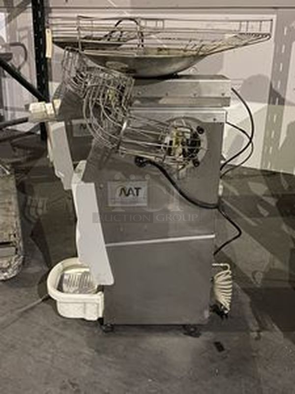 Orange Fresh OR M5 Countertop Fresh Orange Juicer With Powered Basket for 15 kg (33 lb)of Oranges. 120V 60Hz 2Amps 1Ph.   15-1/2x22x38 - Image 2 of 6