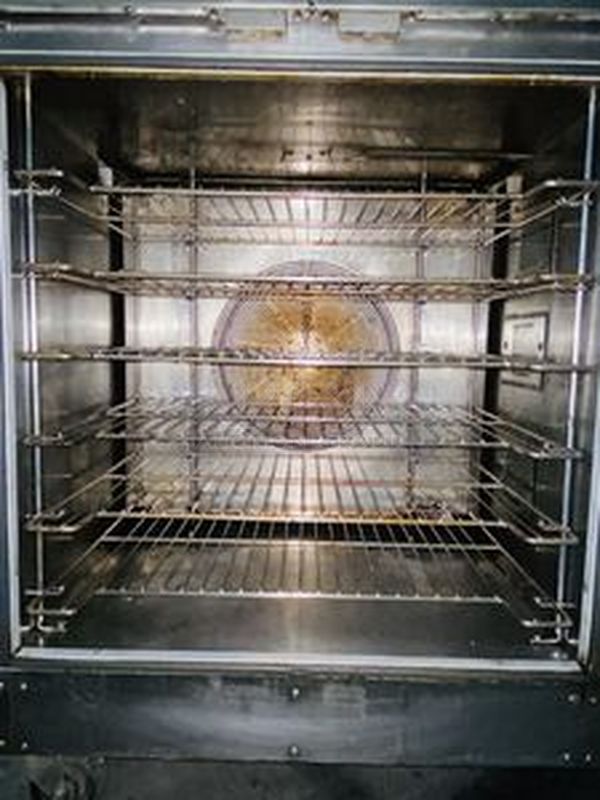 LIKE NEW, Barley Used!! Doyon Baking Equipment JA12SLG 38" Jet Air Gas Dual Convection Oven Model: 12 Full (18"x26")Pans, side loading, reversing fan system, digital temperature controller and timer, steam injection system, full view glass doors, interior light, stainless steel interior & exterior, casters.  Removed From Ceasar's Hotel and Casino  38"W x 72¾"H x 37½"D  120/208 volts 60Hz 3Ph 7A Phases 3 Watts 60 - Image 4 of 9